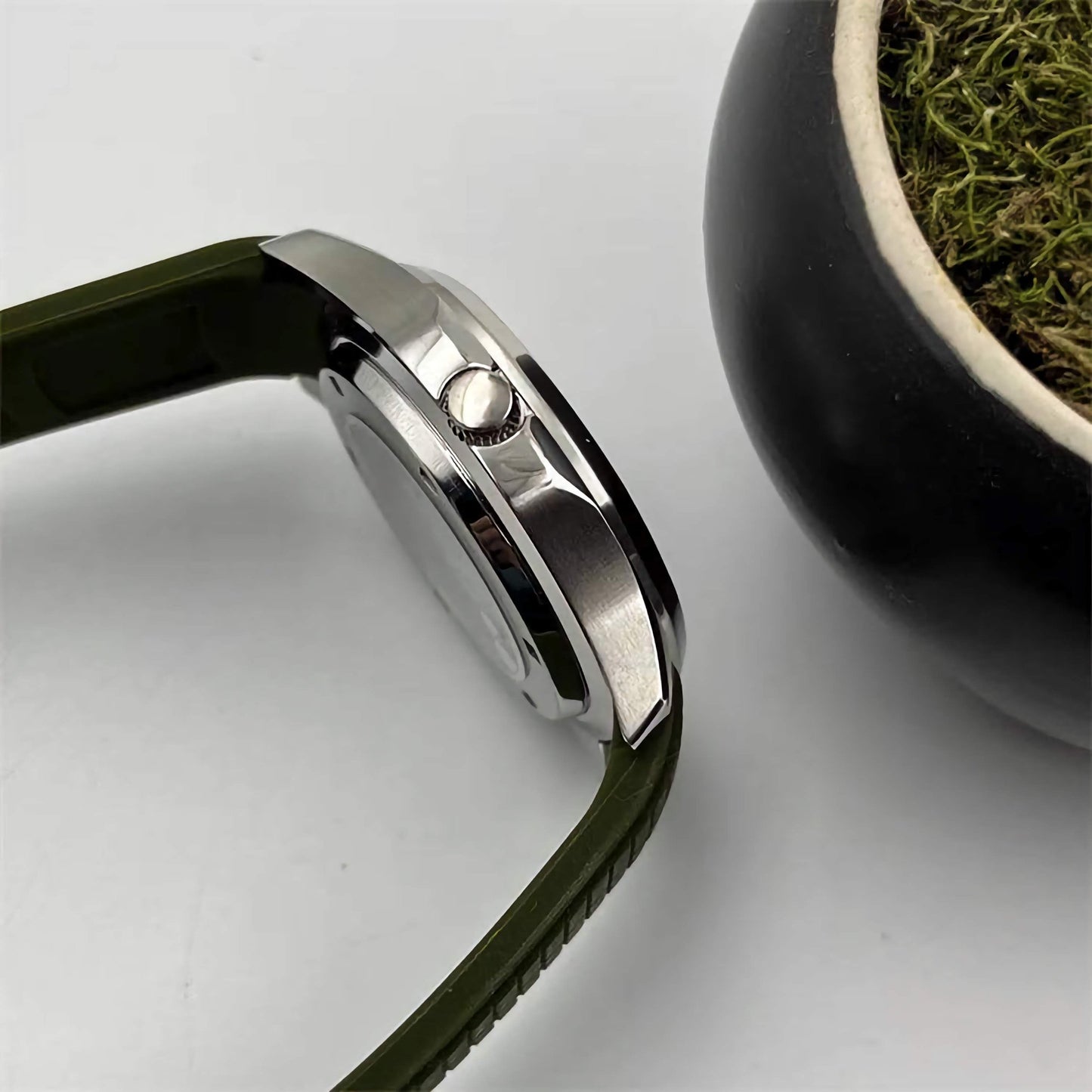 Seiko Mod Aquanaut "Green" Watch - Somerville Watch Co. - Green - Aquanaut